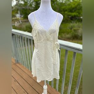 Babydoll Style Lingerie Nightie by Via Nicci Size Medium Soft White Ivory